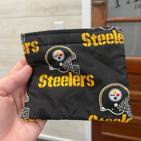 Lot of NWT Pittsburgh Steelers earrings with bonus Velcro cloth bag - Picture 3 of 4